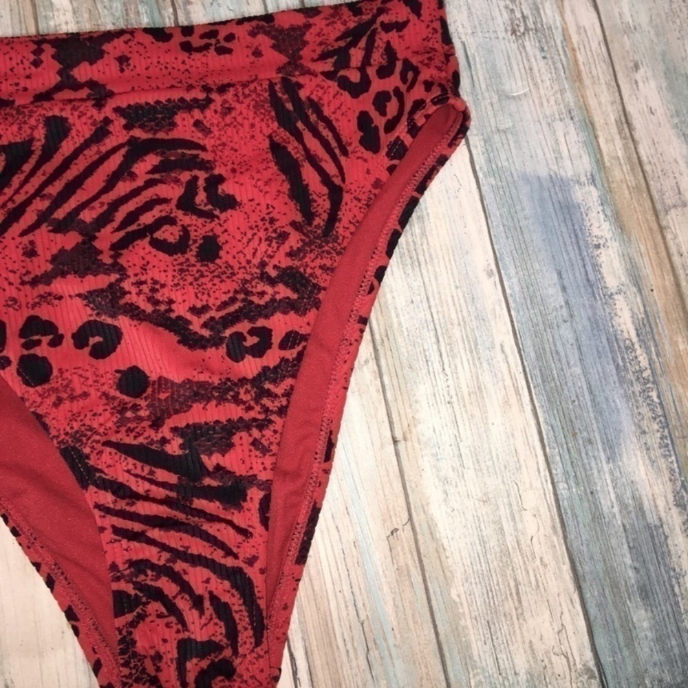 NWT Xhilaration Red Printed High Waisted High Leg Bikini Bottoms - Picture 4 of 5